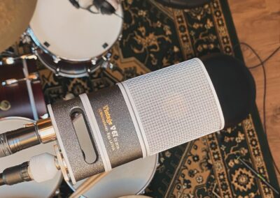 Vintage V67 Microphone with Gretsch USA Custom Drums - Ventottoquarti Recording Studio